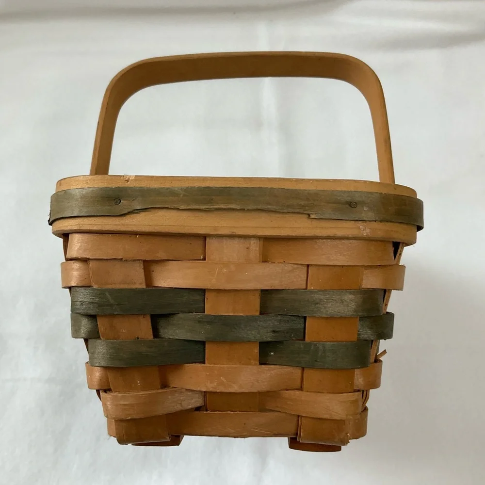 Vintage Country Woven Collection Grand Basket W/ Handle